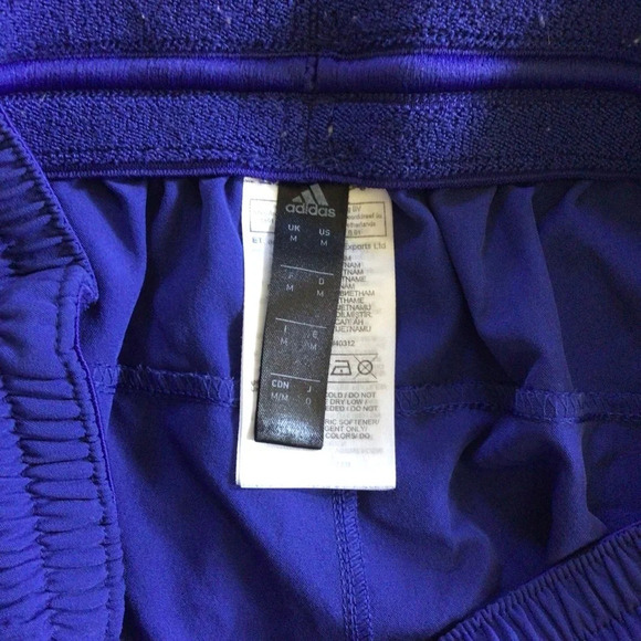 Adidas Athletic Shorts with Pockets - Size Medium - Picture 5 of 8